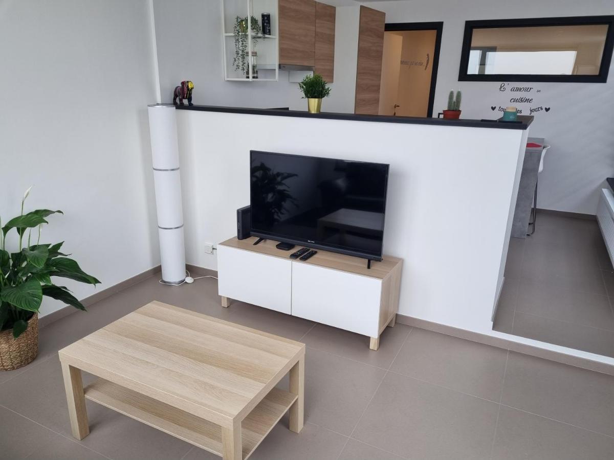 Maisonnette Entierement Renovee Givet Exterior photo